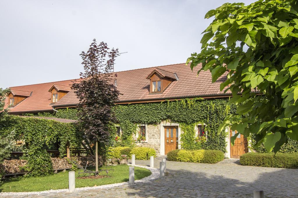 Penzion Ve Stoleti Lodenice Экстерьер фото