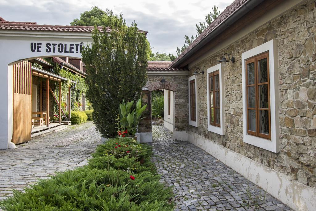 Penzion Ve Stoleti Lodenice Экстерьер фото