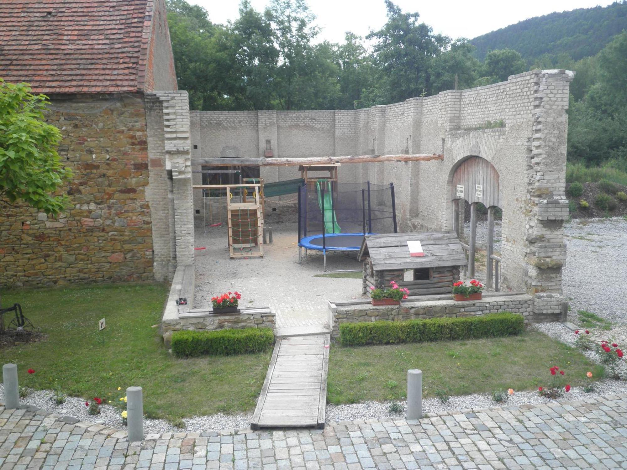 Penzion Ve Stoleti Lodenice Экстерьер фото