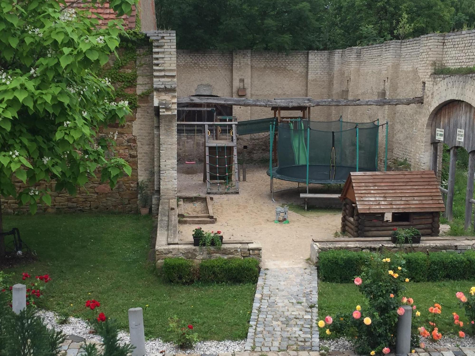 Penzion Ve Stoleti Lodenice Экстерьер фото